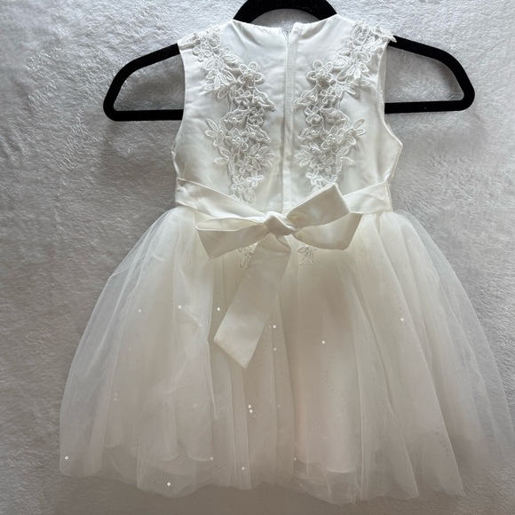 White Pearl and Lace Tulle Flower Girl Dress 3T-4T Worn Once - Picture 4 of 7